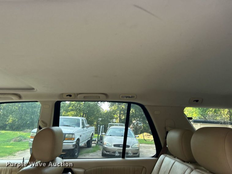 image for item DJ6275 2002 Mercedes Benz ML320  SUV