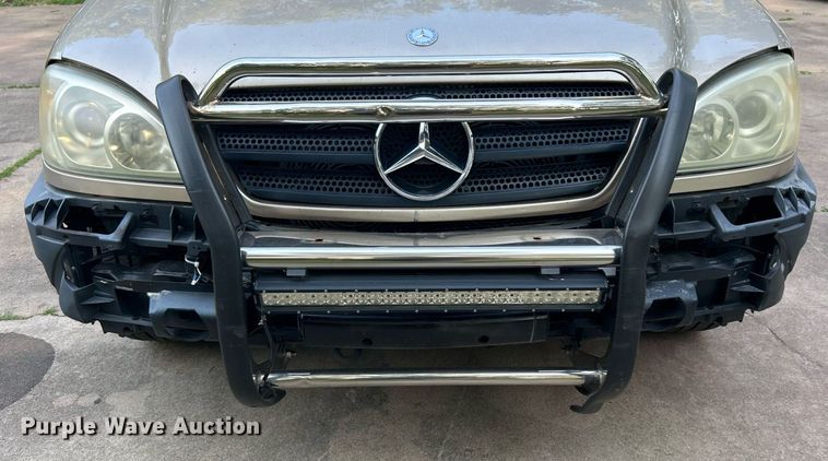 image for item DJ6275 2002 Mercedes Benz ML320  SUV