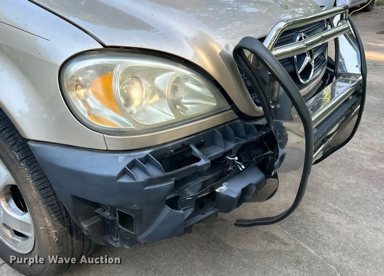 image for item DJ6275 2002 Mercedes Benz ML320  SUV