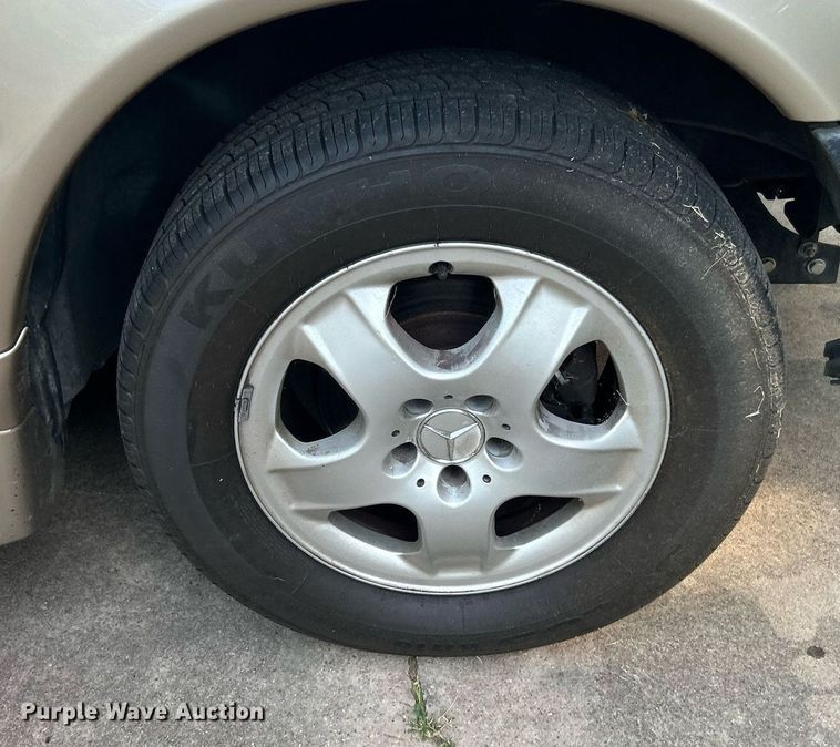 image for item DJ6275 2002 Mercedes Benz ML320  SUV