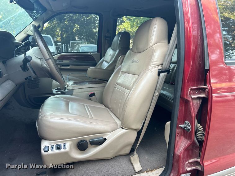 image for item DJ6276 2000 Ford Excursion  SUV