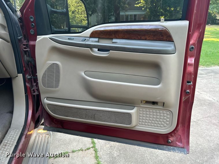 image for item DJ6276 2000 Ford Excursion  SUV