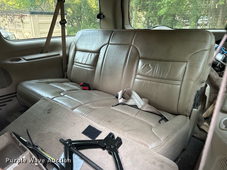 image for item DJ6276 2000 Ford Excursion  SUV