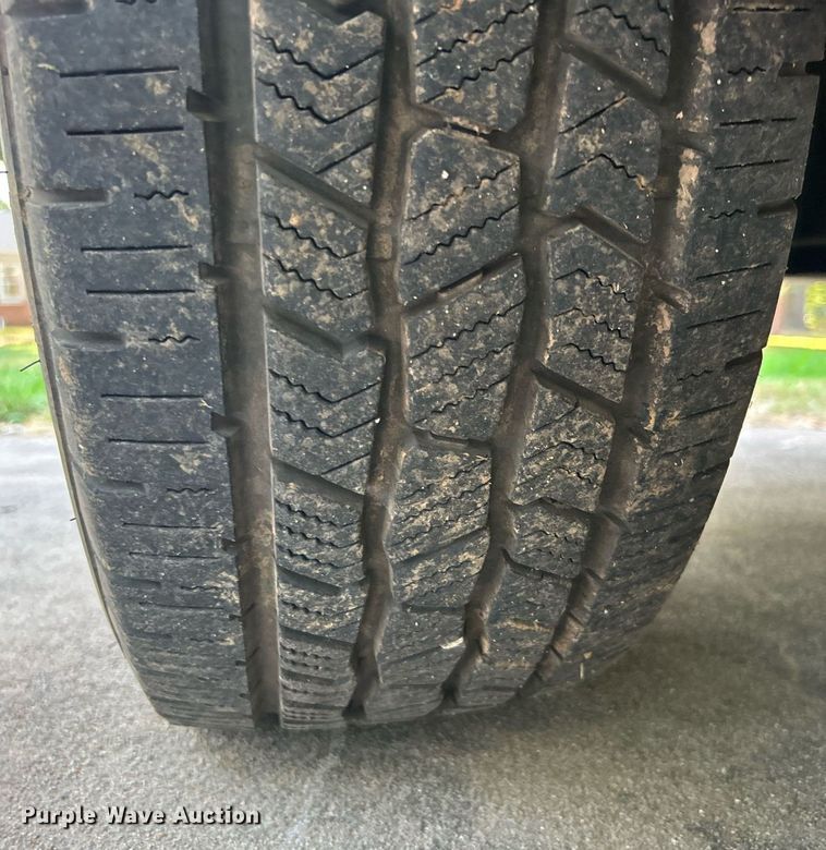 image for item DJ6276 2000 Ford Excursion  SUV