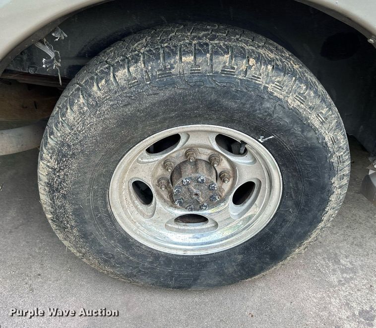 image for item DJ6276 2000 Ford Excursion  SUV