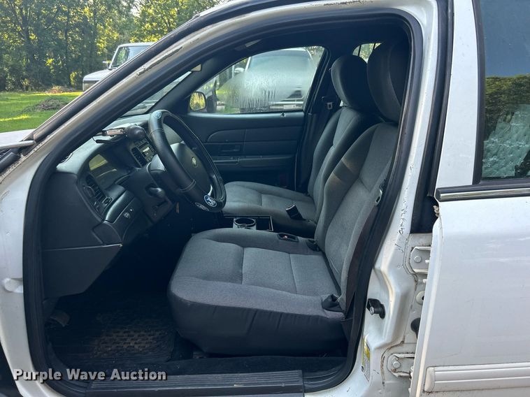 image for item DJ6277 2011 Ford Crown Victoria Police Interceptor