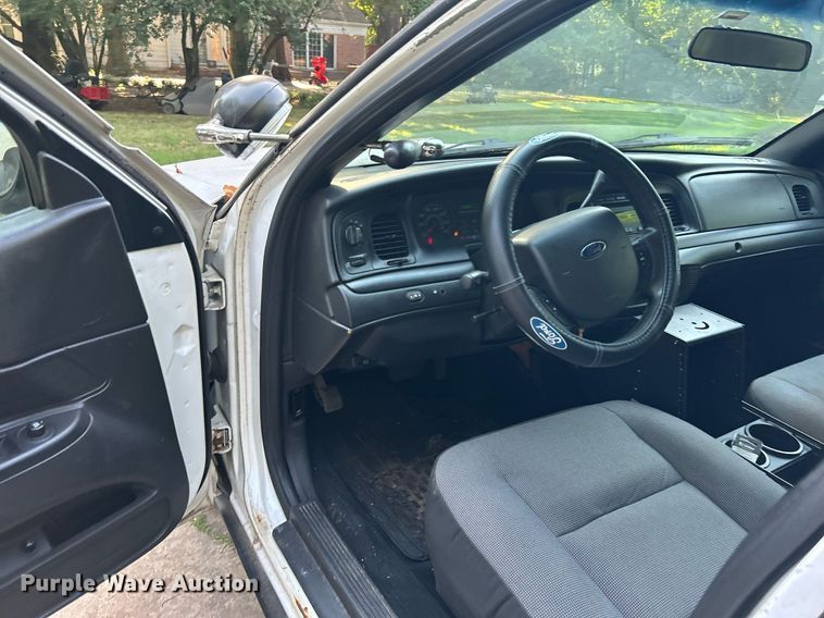 image for item DJ6277 2011 Ford Crown Victoria Police Interceptor