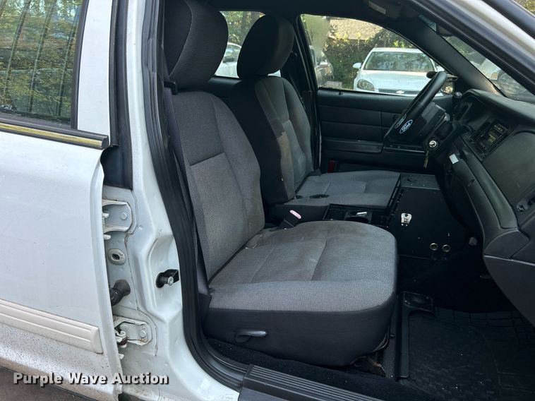 image for item DJ6277 2011 Ford Crown Victoria Police Interceptor