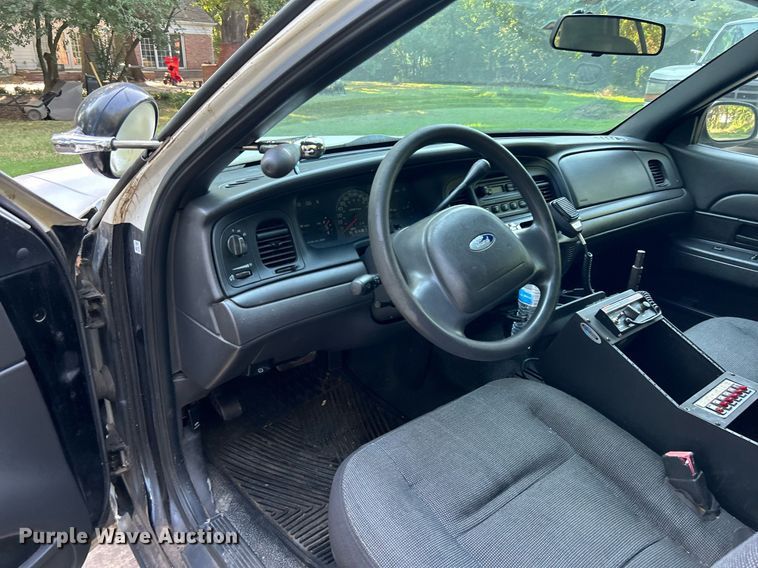 image for item DJ6278 2004 Ford Crown Victoria Police Interceptor