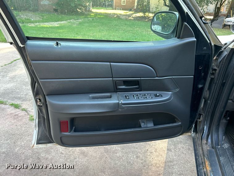 image for item DJ6278 2004 Ford Crown Victoria Police Interceptor