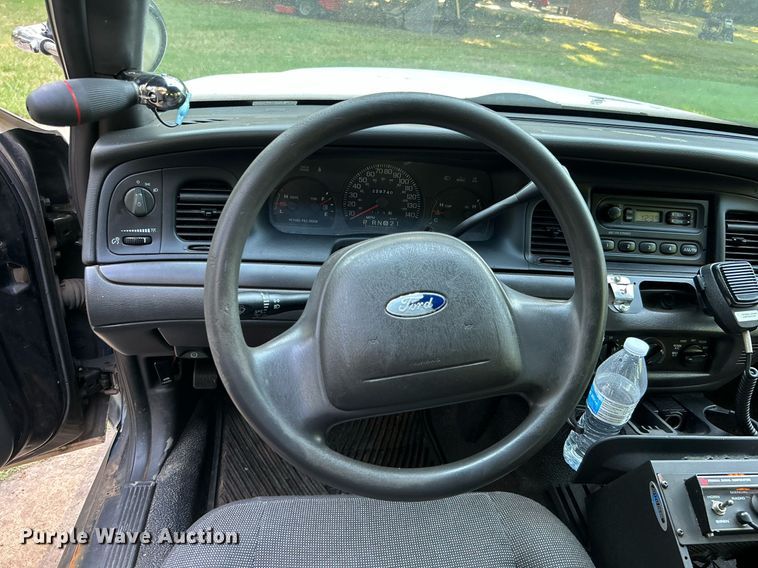 image for item DJ6278 2004 Ford Crown Victoria Police Interceptor
