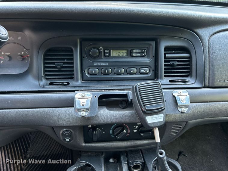 image for item DJ6278 2004 Ford Crown Victoria Police Interceptor