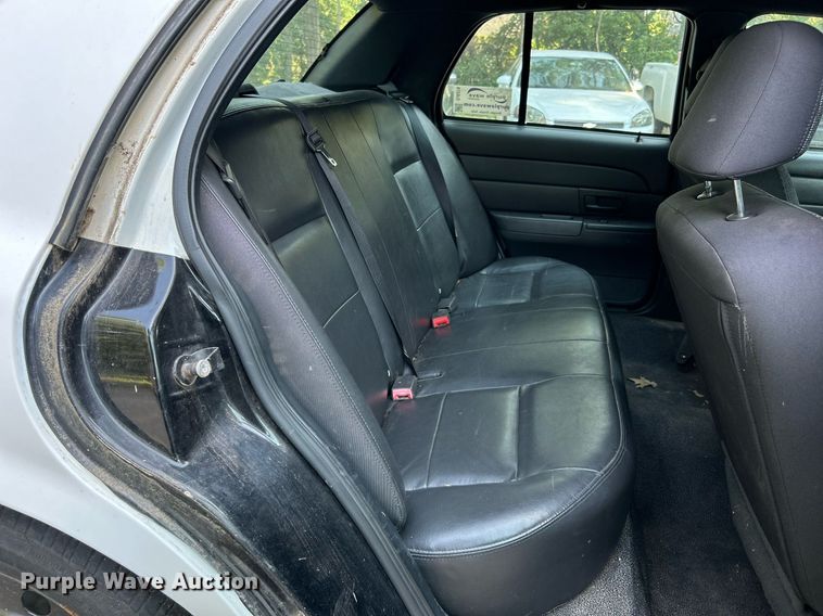 image for item DJ6278 2004 Ford Crown Victoria Police Interceptor