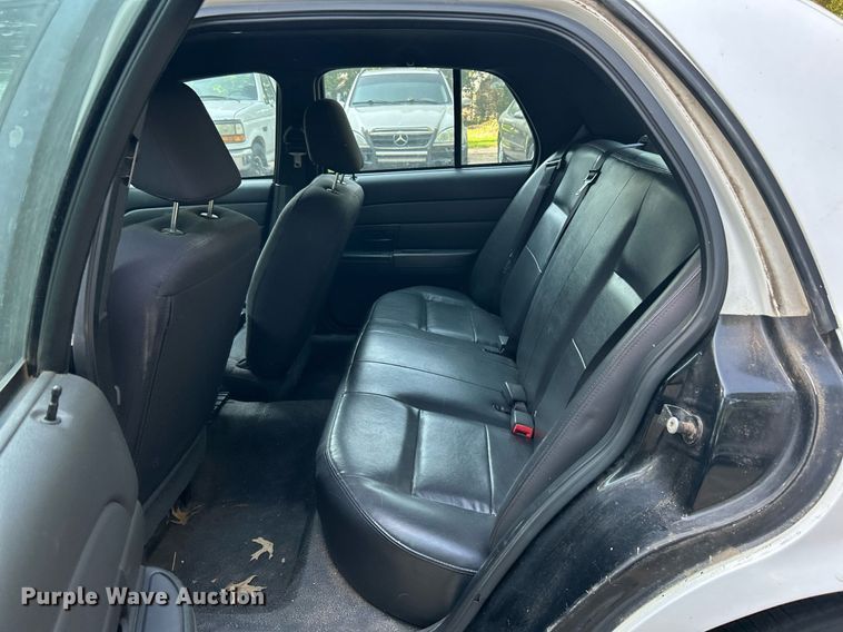 image for item DJ6278 2004 Ford Crown Victoria Police Interceptor
