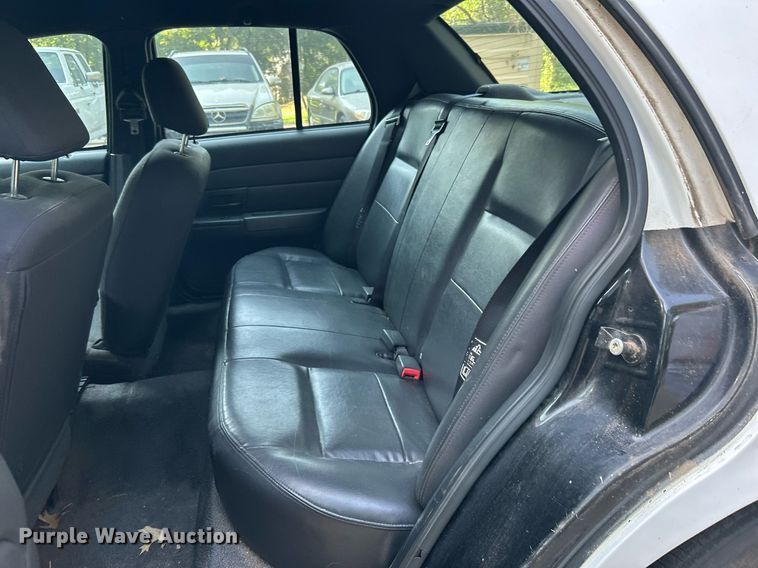 image for item DJ6278 2004 Ford Crown Victoria Police Interceptor