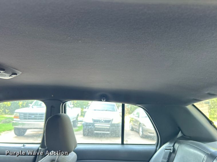 image for item DJ6278 2004 Ford Crown Victoria Police Interceptor