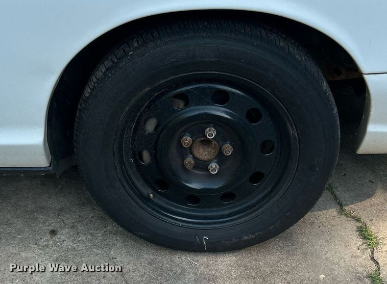 image for item DJ6278 2004 Ford Crown Victoria Police Interceptor