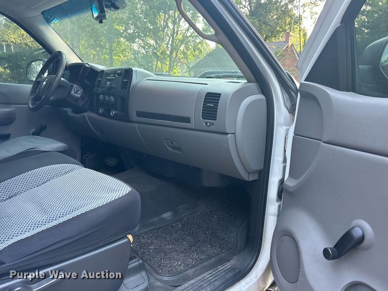 image for item DJ6281 2007 Chevrolet Silverado 1500  pickup truck