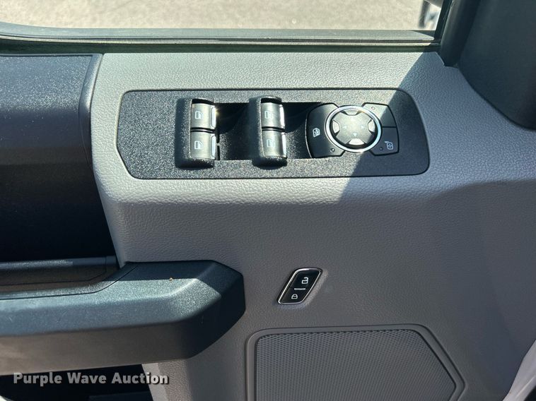 image for item DJ6282 2019 Ford F150 XL  SuperCrew pickup truck