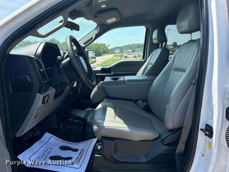 image for item DJ6282 2019 Ford F150 XL  SuperCrew pickup truck