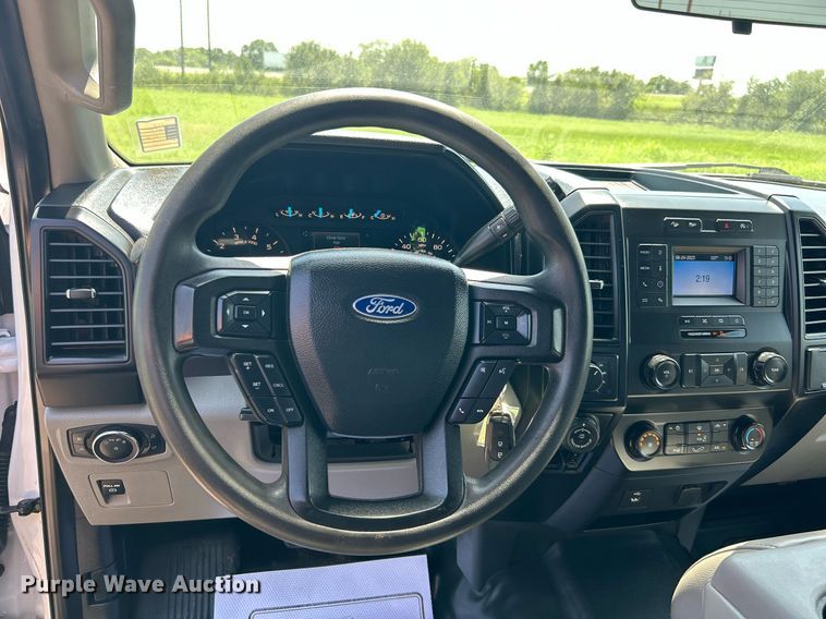 image for item DJ6282 2019 Ford F150 XL  SuperCrew pickup truck