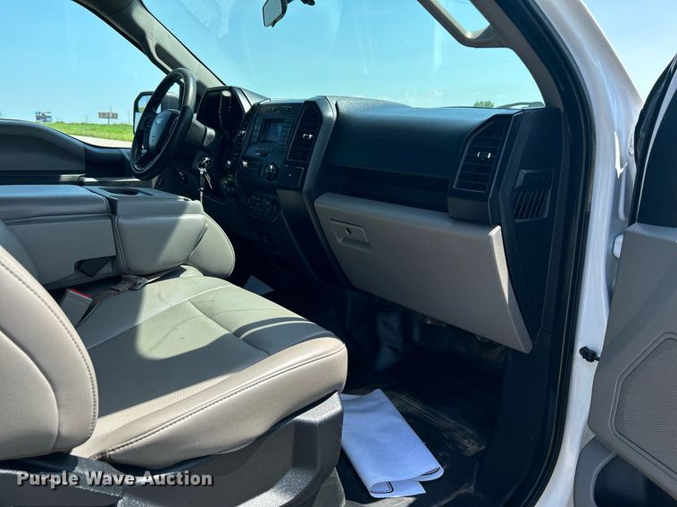 image for item DJ6282 2019 Ford F150 XL  SuperCrew pickup truck