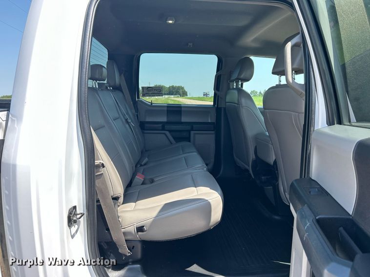 image for item DJ6282 2019 Ford F150 XL  SuperCrew pickup truck