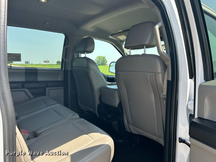 image for item DJ6282 2019 Ford F150 XL  SuperCrew pickup truck