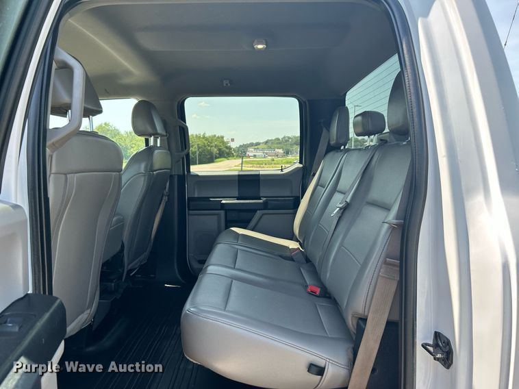 image for item DJ6282 2019 Ford F150 XL  SuperCrew pickup truck