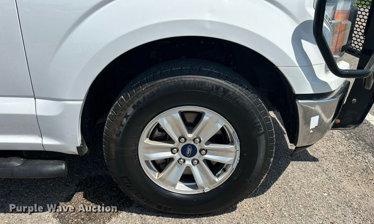 image for item DJ6282 2019 Ford F150 XL  SuperCrew pickup truck