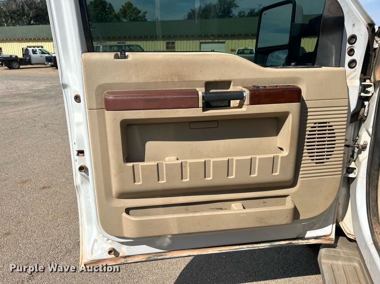 image for item DJ6285 2008 Ford F250 Super Duty Lariat King Ranch  Crew Cab pickup truck