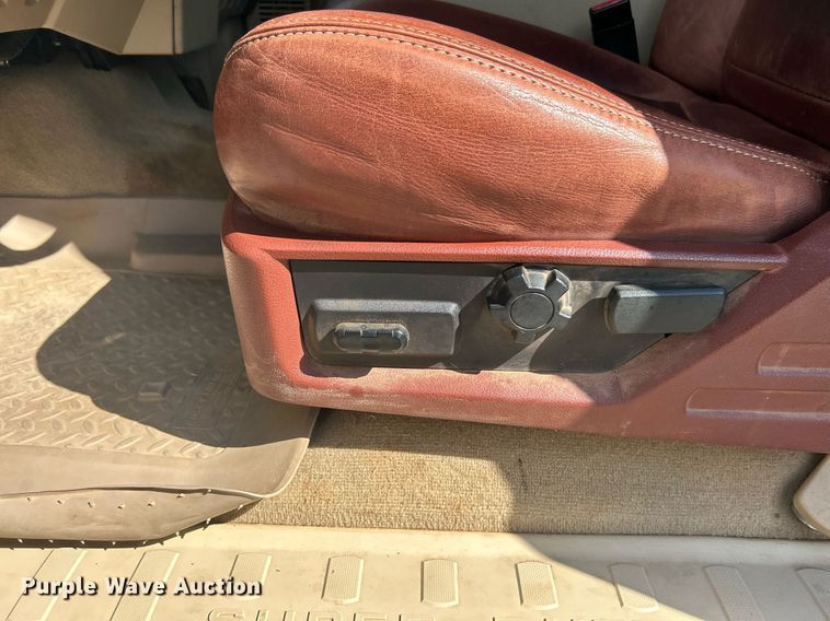 image for item DJ6285 2008 Ford F250 Super Duty Lariat King Ranch  Crew Cab pickup truck