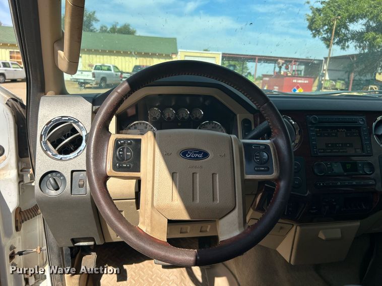 image for item DJ6285 2008 Ford F250 Super Duty Lariat King Ranch  Crew Cab pickup truck