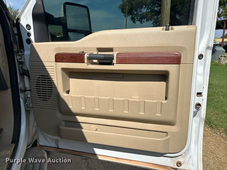 image for item DJ6285 2008 Ford F250 Super Duty Lariat King Ranch  Crew Cab pickup truck