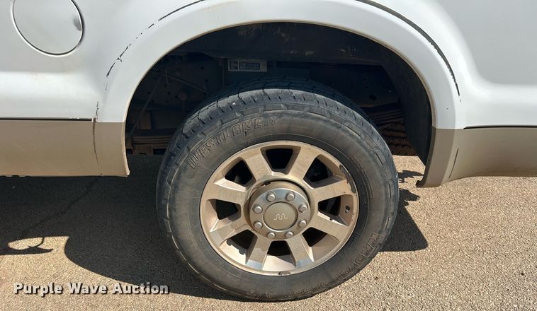 image for item DJ6285 2008 Ford F250 Super Duty Lariat King Ranch  Crew Cab pickup truck