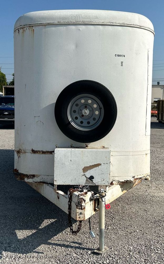 image for item DJ6290 1994 CM  enclosed cargo trailer