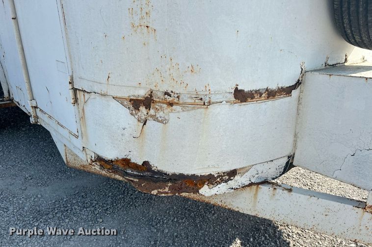 image for item DJ6290 1994 CM  enclosed cargo trailer