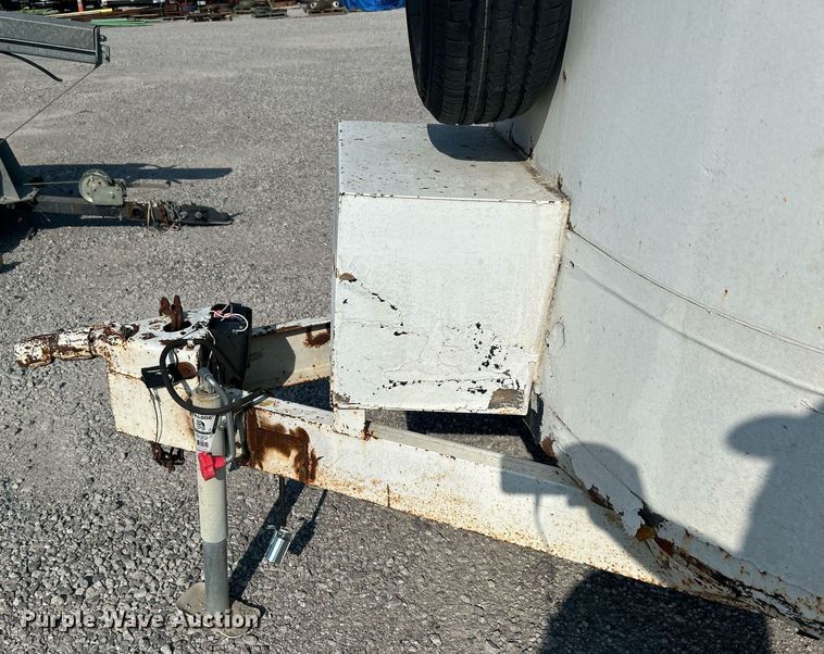 image for item DJ6290 1994 CM  enclosed cargo trailer