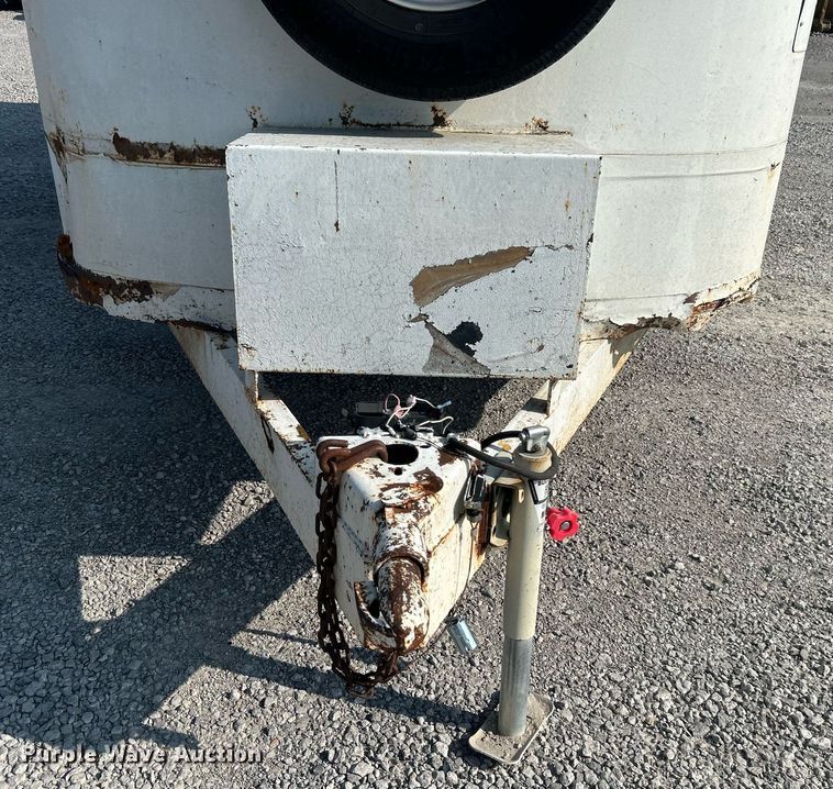 image for item DJ6290 1994 CM  enclosed cargo trailer