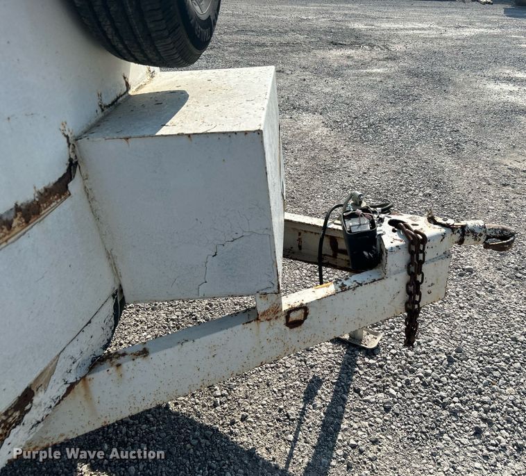 image for item DJ6290 1994 CM  enclosed cargo trailer