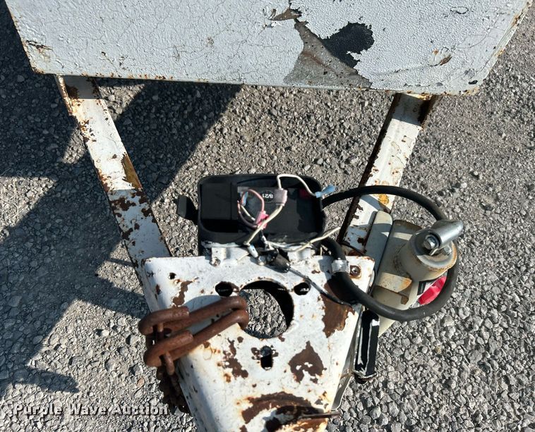 image for item DJ6290 1994 CM  enclosed cargo trailer