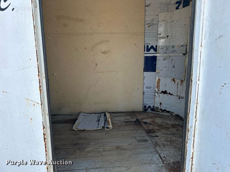 image for item DJ6290 1994 CM  enclosed cargo trailer