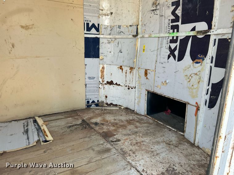 image for item DJ6290 1994 CM  enclosed cargo trailer