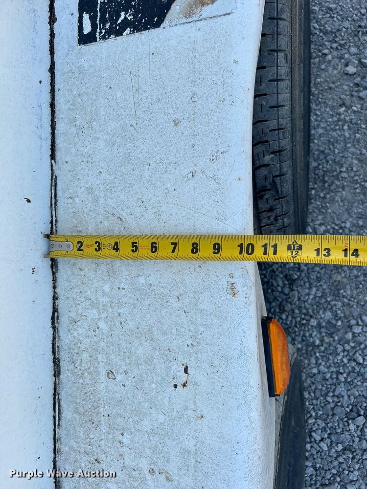 image for item DJ6290 1994 CM  enclosed cargo trailer