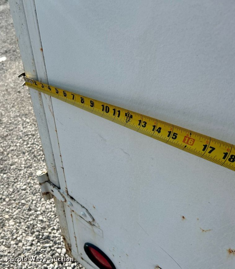 image for item DJ6290 1994 CM  enclosed cargo trailer