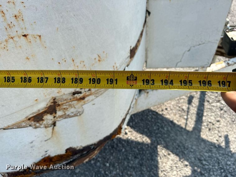 image for item DJ6290 1994 CM  enclosed cargo trailer