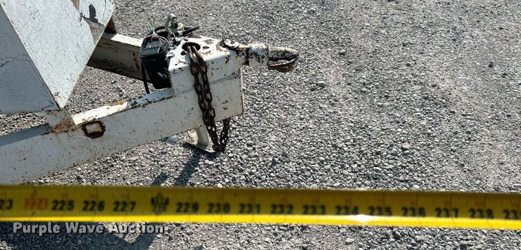 image for item DJ6290 1994 CM  enclosed cargo trailer