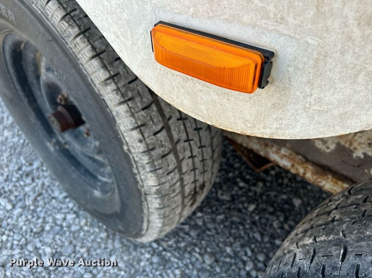 image for item DJ6290 1994 CM  enclosed cargo trailer