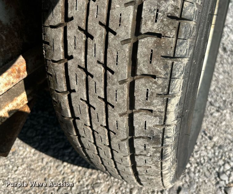 image for item DJ6290 1994 CM  enclosed cargo trailer