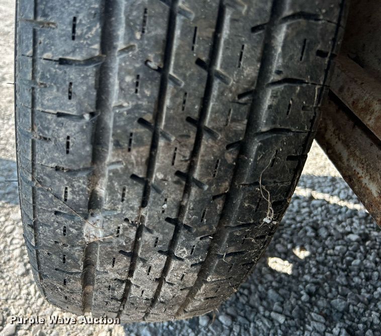 image for item DJ6290 1994 CM  enclosed cargo trailer